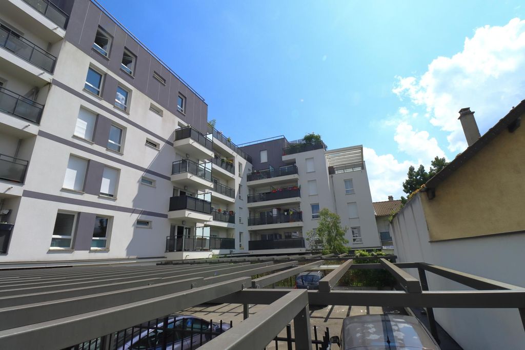 Achat appartement à vendre 3 pièces 62 m² - Bagnolet