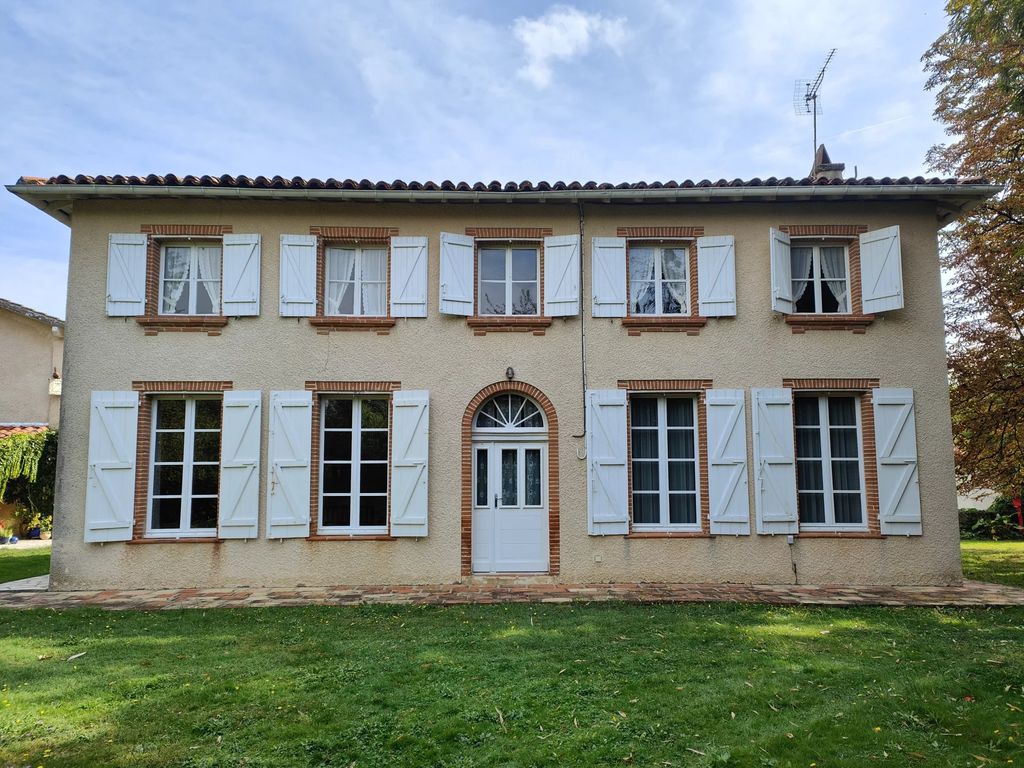 Achat maison à vendre 4 chambres 232 m² - Montauban