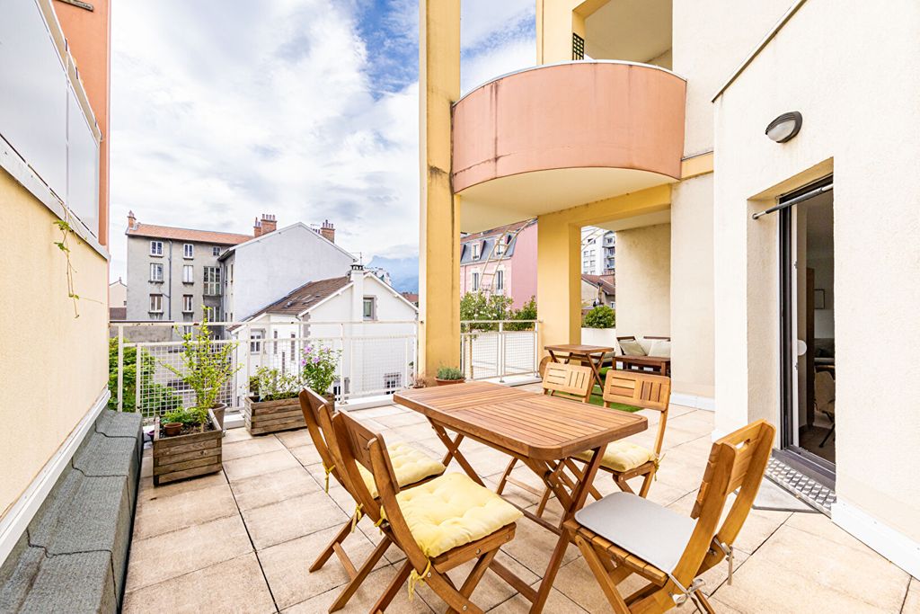 Achat appartement à vendre 4 pièces 84 m² - Grenoble