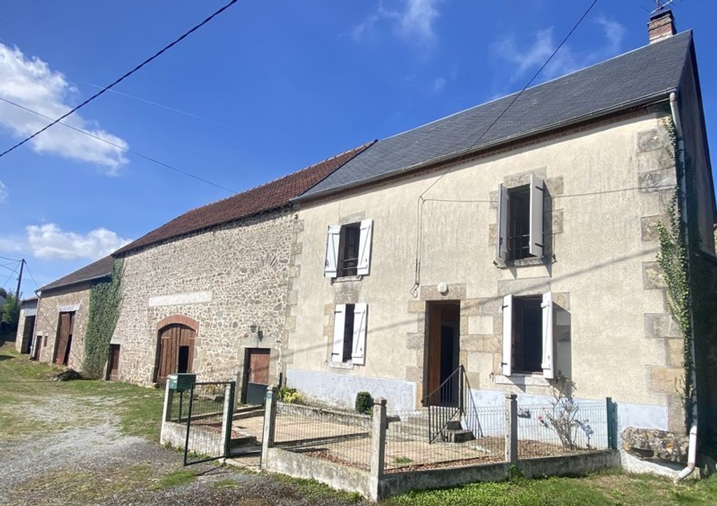 Achat maison à vendre 3 chambres 625 m² - Bussière-Dunoise