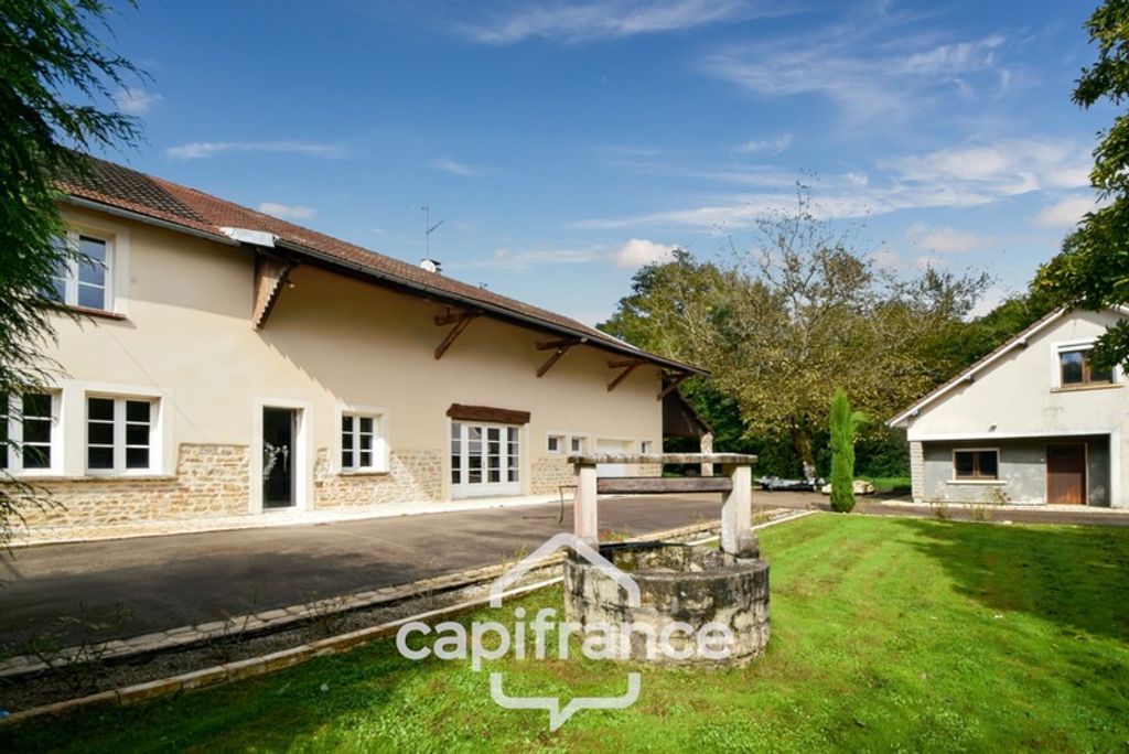 Achat maison à vendre 4 chambres 192 m² - Poligny