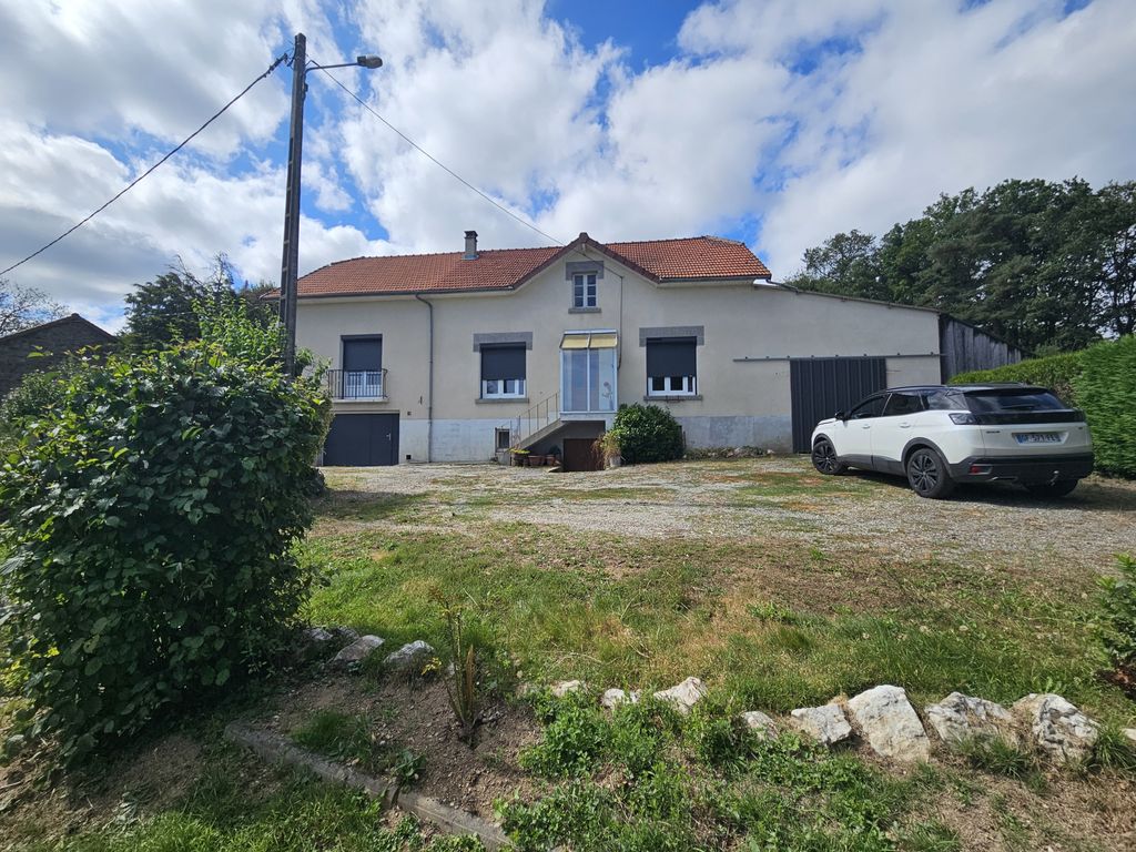 Achat maison à vendre 5 chambres 155 m² - Châteauneuf-la-Forêt