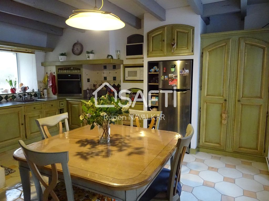 Achat maison à vendre 2 chambres 130 m² - Gond-Pontouvre