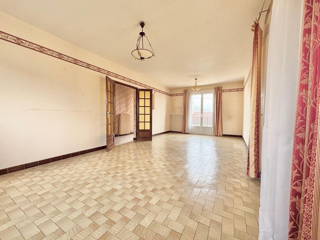 Achat maison à vendre 5 chambres 177 m² - Saint-Doulchard