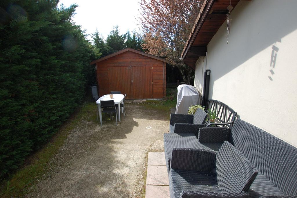 Achat maison à vendre 2 chambres 76 m² - Saint-Caprais-de-Bordeaux