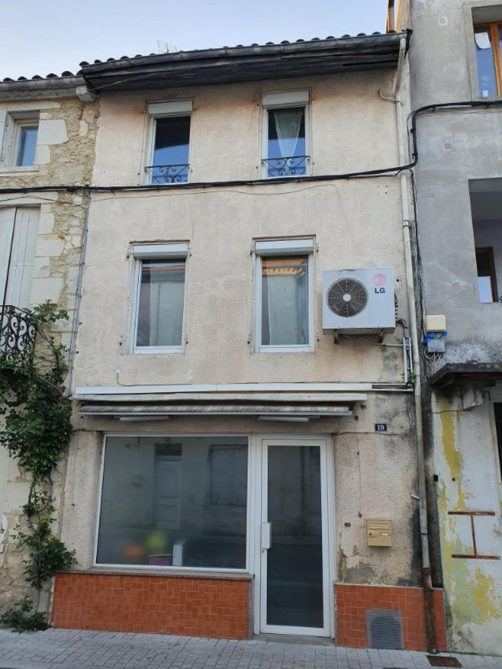 Achat maison à vendre 3 chambres 150 m² - Monségur