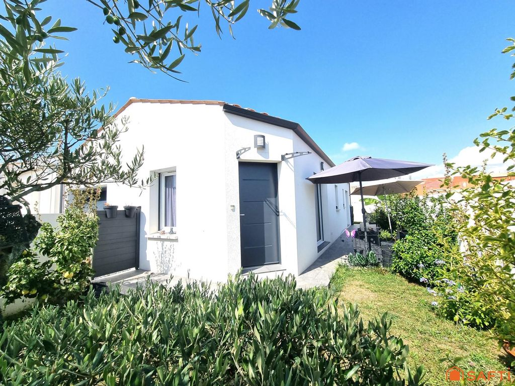 Achat maison à vendre 2 chambres 70 m² - Meschers-sur-Gironde