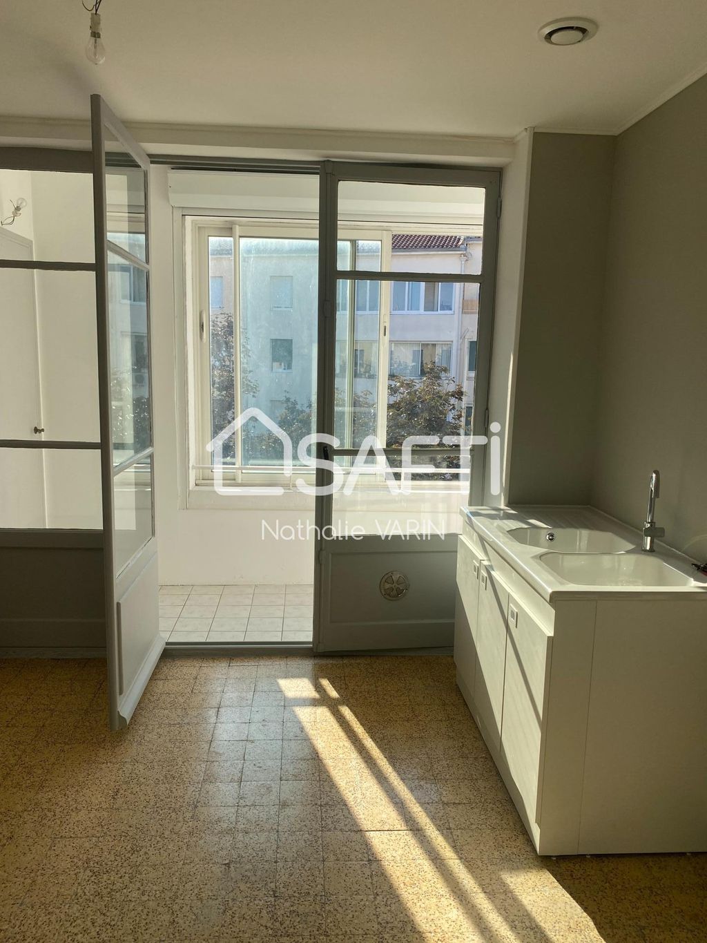 Achat appartement à vendre 4 pièces 57 m² - Arles