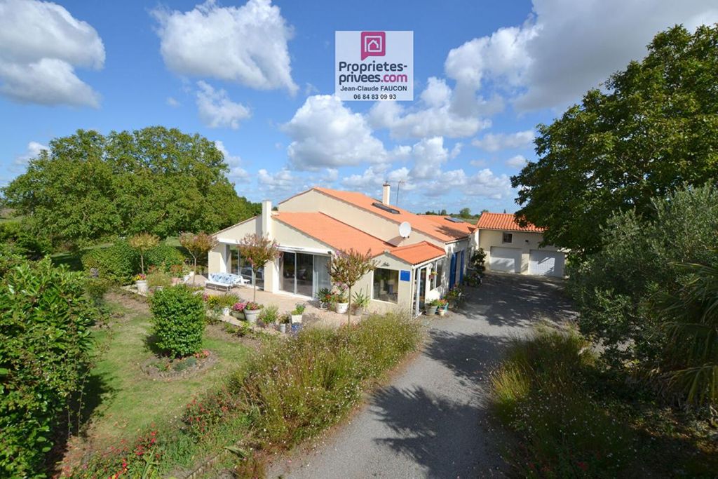 Achat maison à vendre 3 chambres 147 m² - Luçon