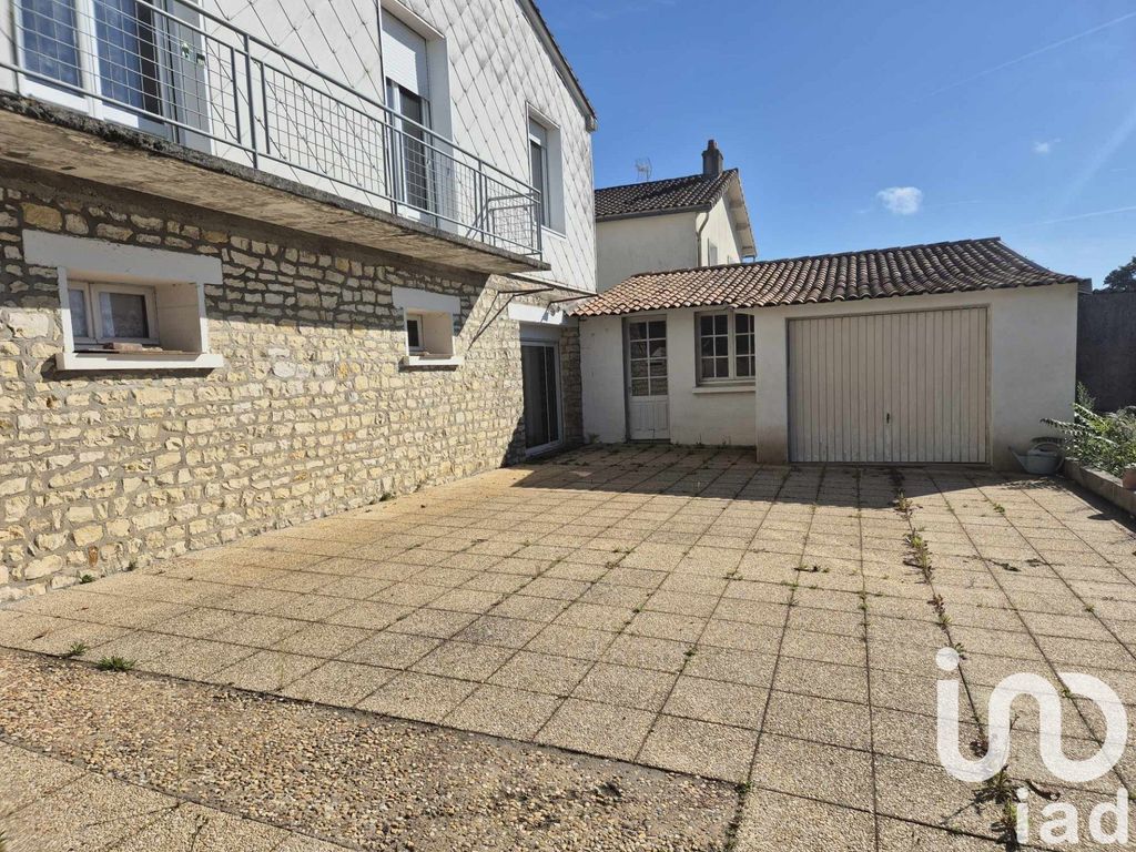 Achat maison à vendre 2 chambres 82 m² - Saint-Pierre-d'Exideuil