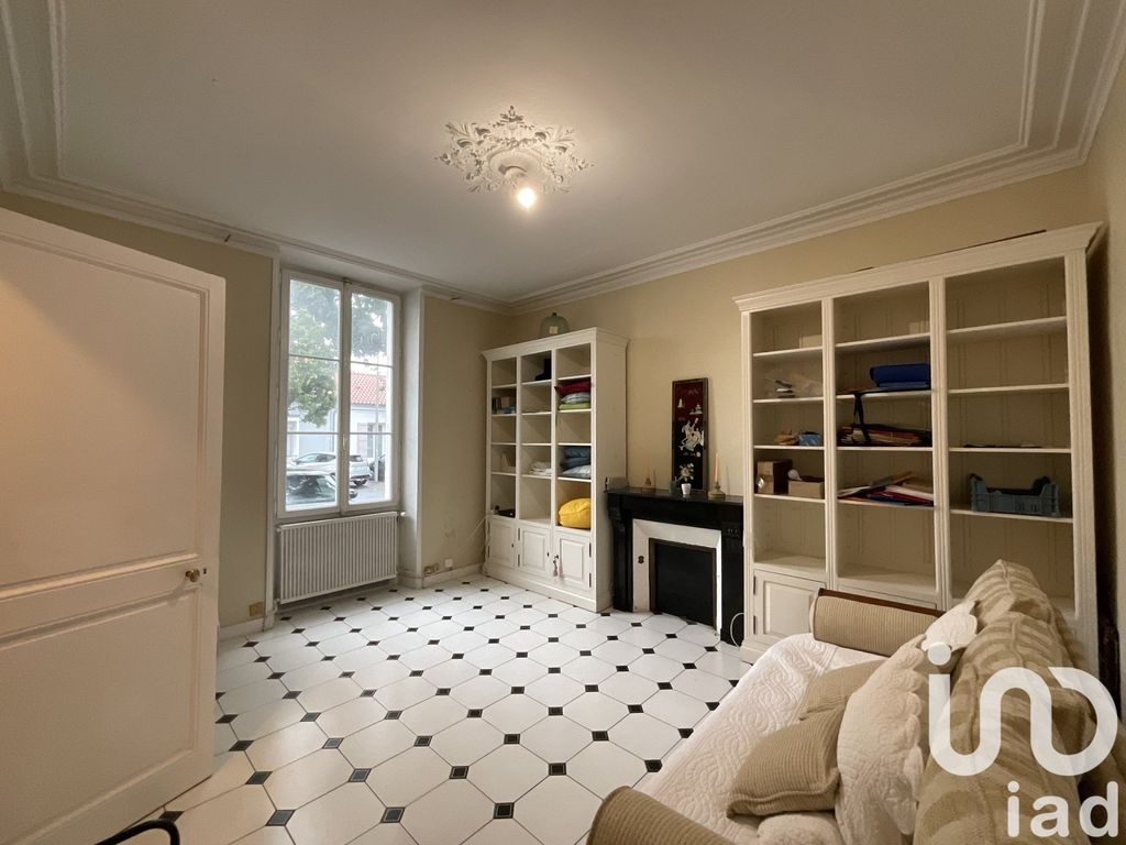 Achat maison à vendre 4 chambres 188 m² - La Rochelle