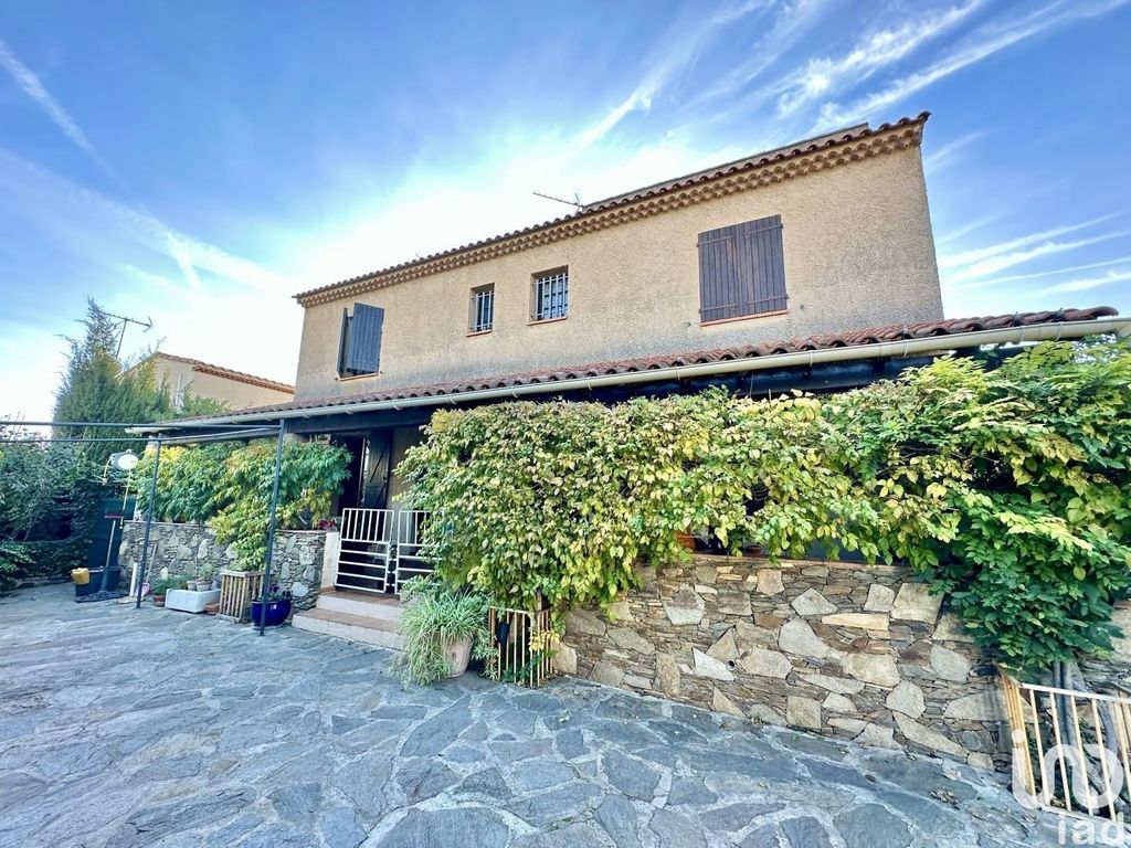 Achat maison à vendre 4 chambres 164 m² - Hyères