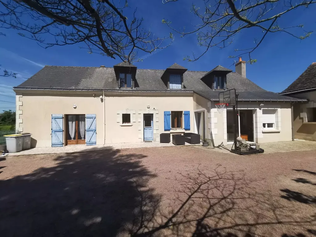 Achat maison à vendre 4 chambres 152 m² - Longué-Jumelles