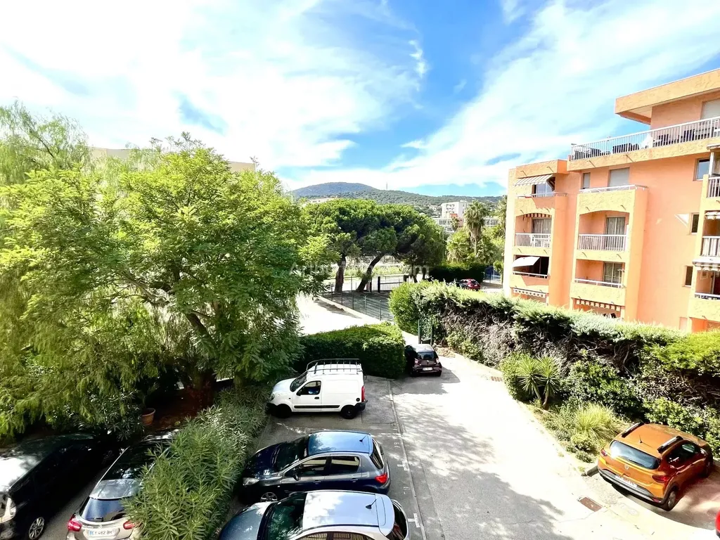 Achat appartement à vendre 2 pièces 45 m² - Sainte-Maxime