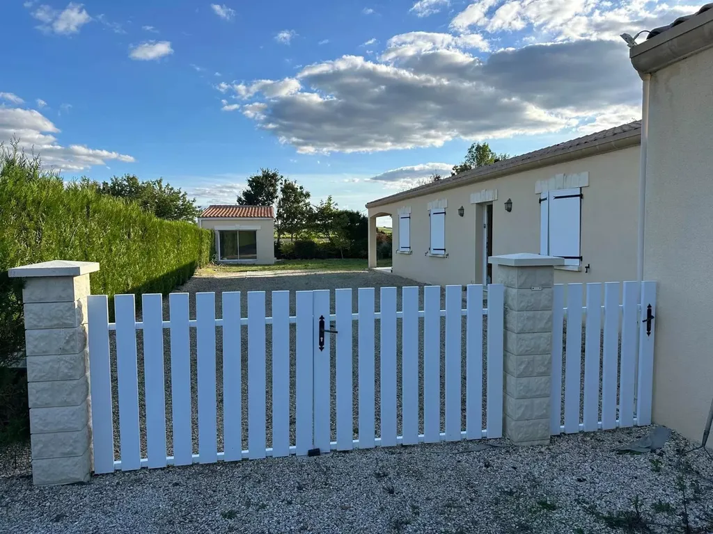 Achat maison à vendre 3 chambres 150 m² - Gensac-la-Pallue