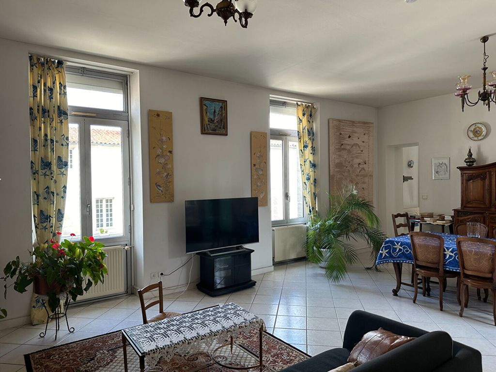 Achat appartement à vendre 5 pièces 129 m² - Rochefort