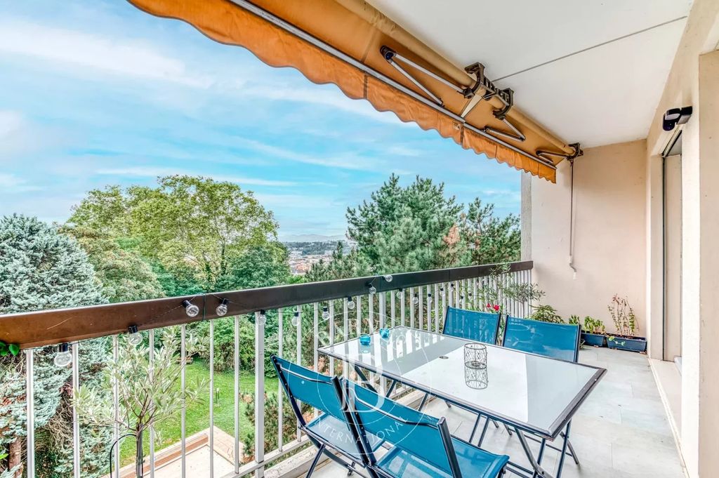 Achat appartement à vendre 4 pièces 92 m² - Lyon 4ème arrondissement