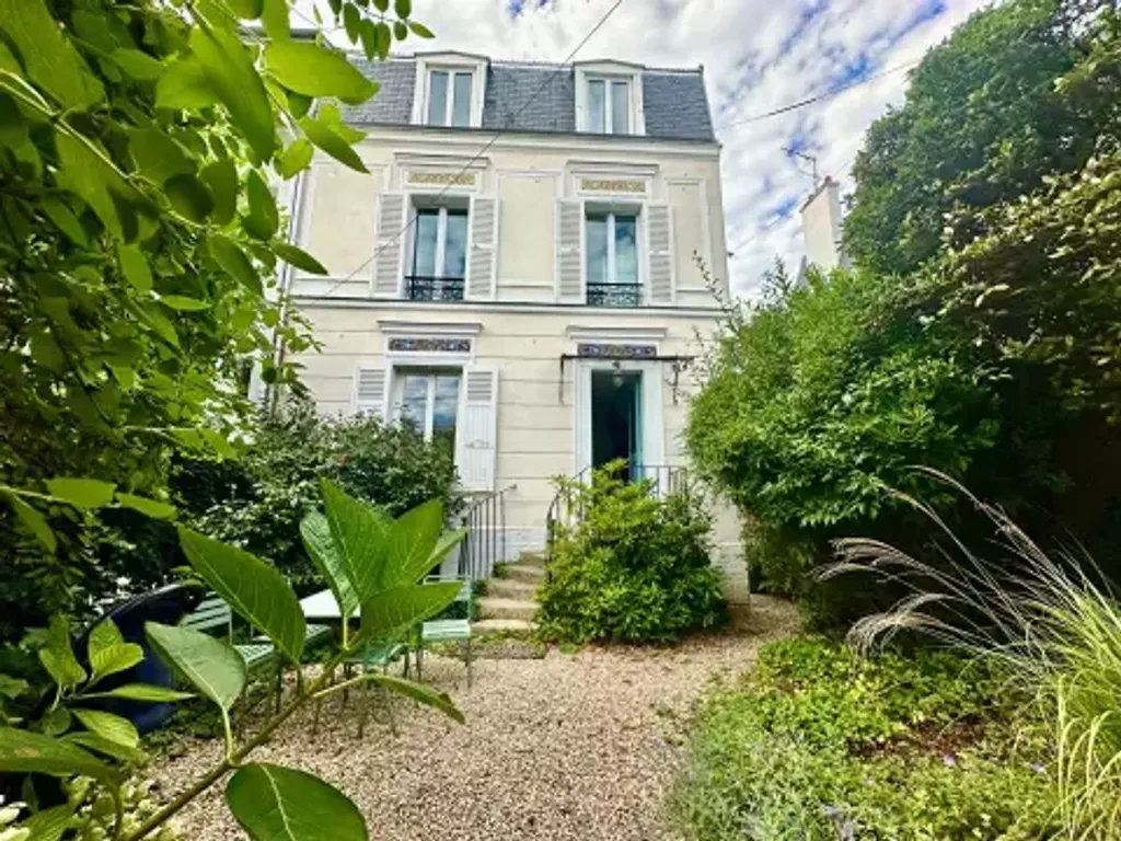 Achat maison à vendre 5 chambres 198 m² - Montmorency