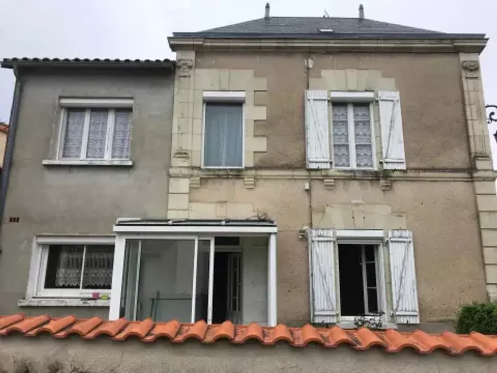 Achat maison à vendre 2 chambres 84 m² - Oiron