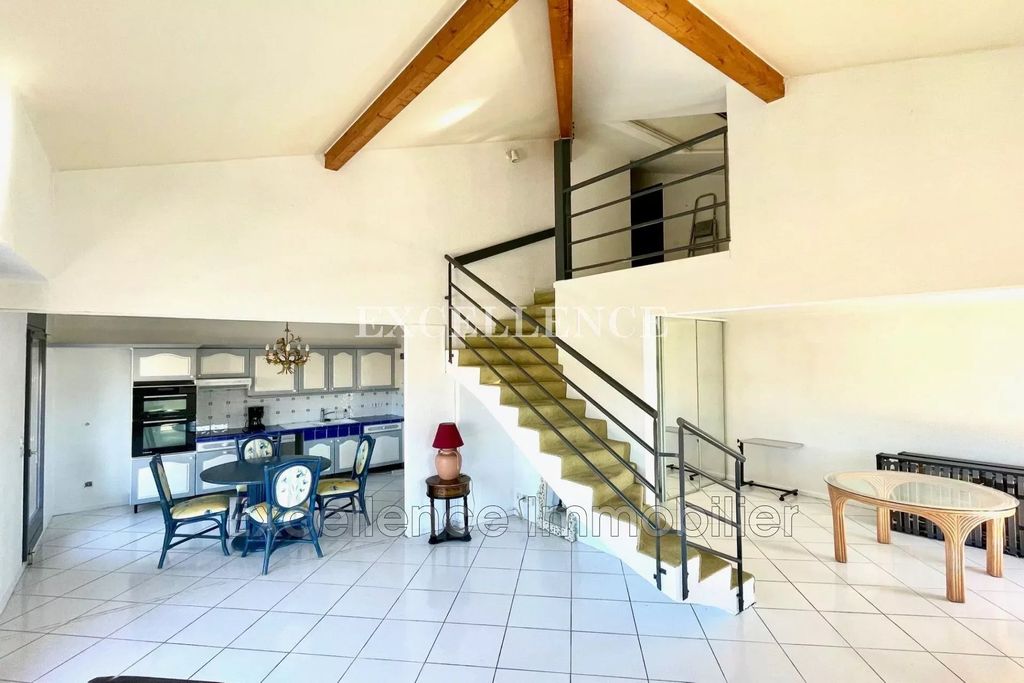 Achat appartement à vendre 3 pièces 88 m² - Sainte-Maxime