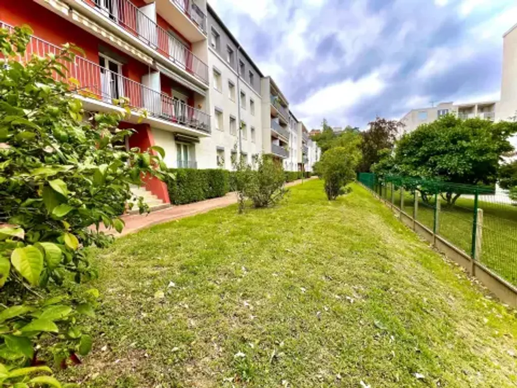 Achat appartement à vendre 5 pièces 95 m² - Tassin-la-Demi-Lune