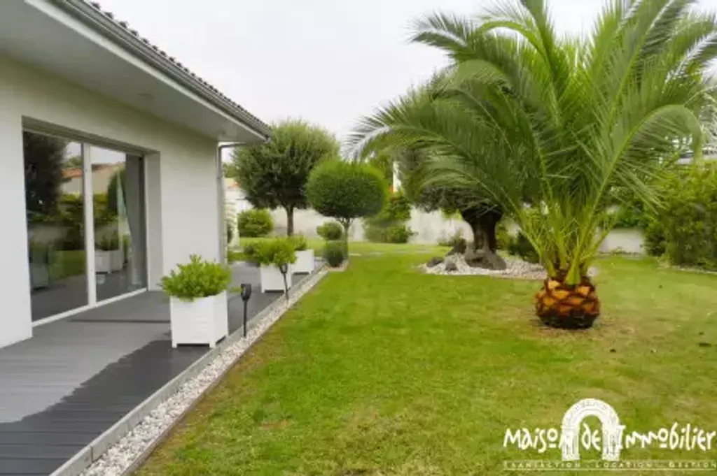 Achat maison à vendre 4 chambres 136 m² - Meschers-sur-Gironde