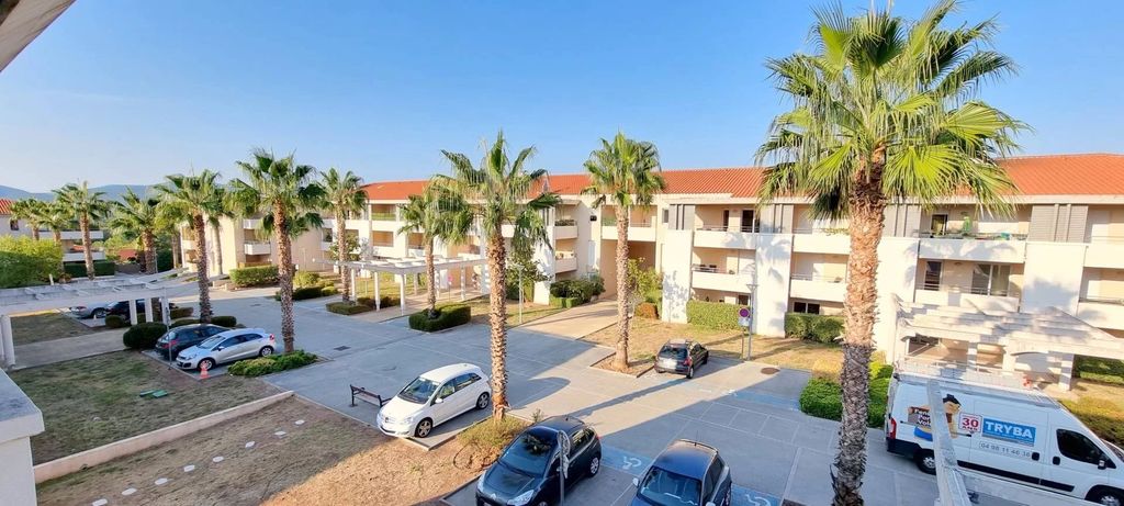 Achat appartement à vendre 2 pièces 40 m² - Roquebrune-sur-Argens