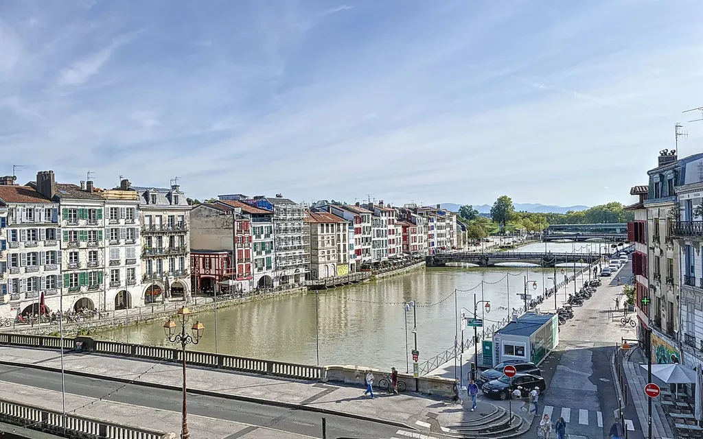 Achat appartement à vendre 3 pièces 96 m² - Bayonne