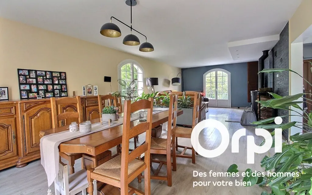 Achat maison à vendre 4 chambres 160 m² - Dampierre-en-Yvelines