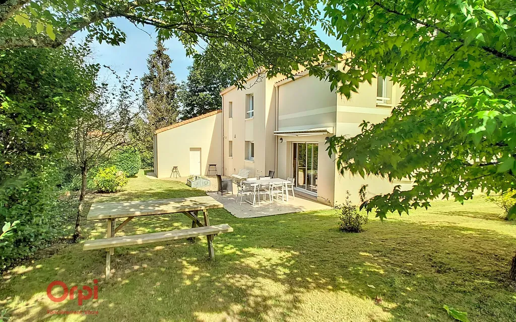 Achat maison à vendre 5 chambres 152 m² - Vertou