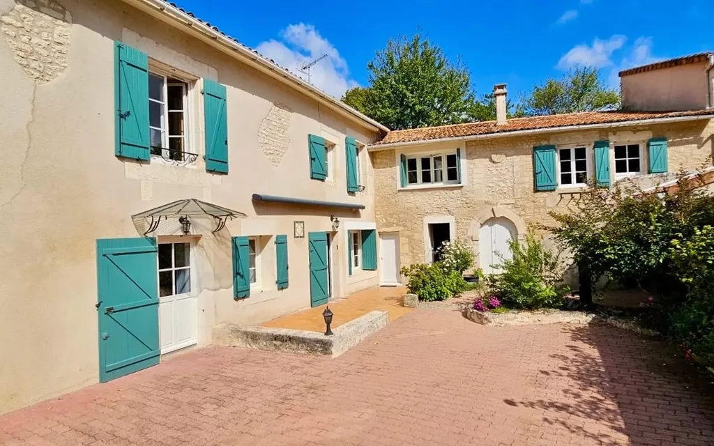 Achat maison à vendre 4 chambres 193 m² - Chasseneuil-du-Poitou