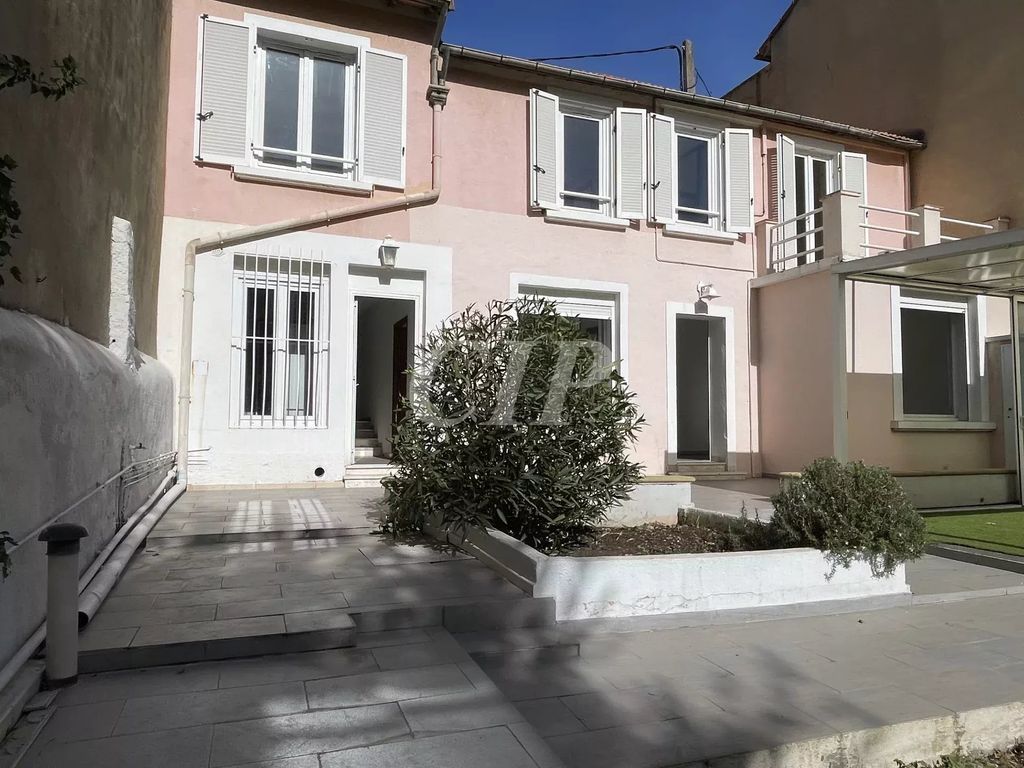 Achat maison à vendre 5 chambres 135 m² - Aix-en-Provence