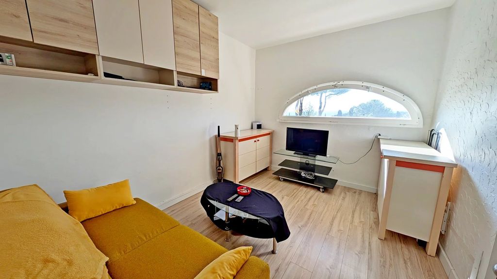 Achat appartement à vendre 2 pièces 34 m² - Saint-Raphaël