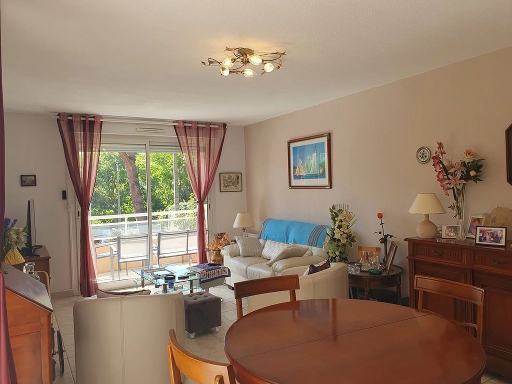 Achat appartement à vendre 3 pièces 71 m² - Sainte-Maxime