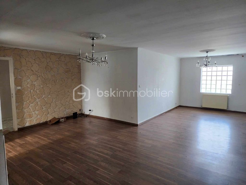 Achat maison à vendre 5 chambres 105 m² - Saint-Clément