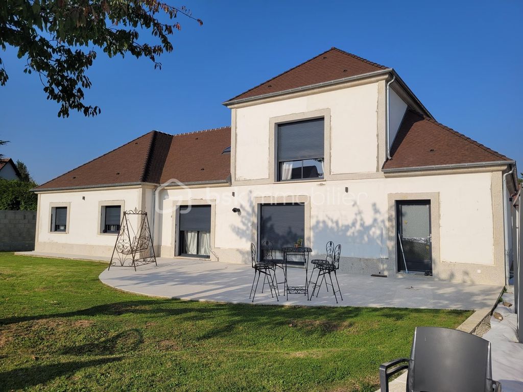 Achat maison à vendre 4 chambres 221 m² - Beauvais