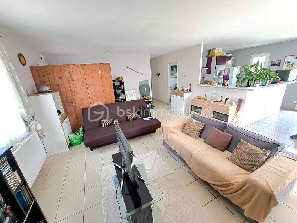 Achat maison à vendre 4 chambres 108 m² - Saint-Aubin-de-Bonneval