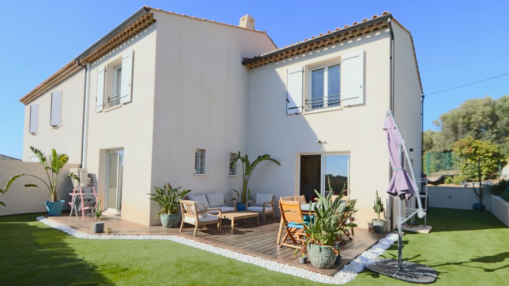 Achat maison à vendre 4 chambres 120 m² - Sanary-sur-Mer