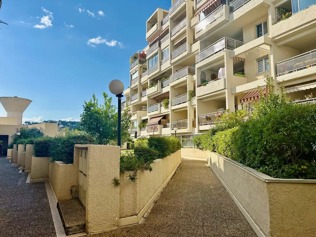 Achat appartement à vendre 3 pièces 70 m² - Nice