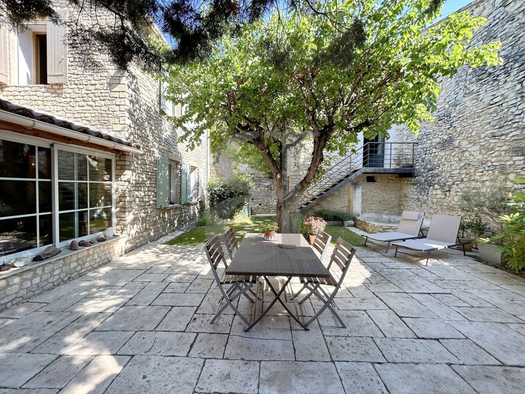 Achat maison à vendre 4 chambres 136 m² - Gordes