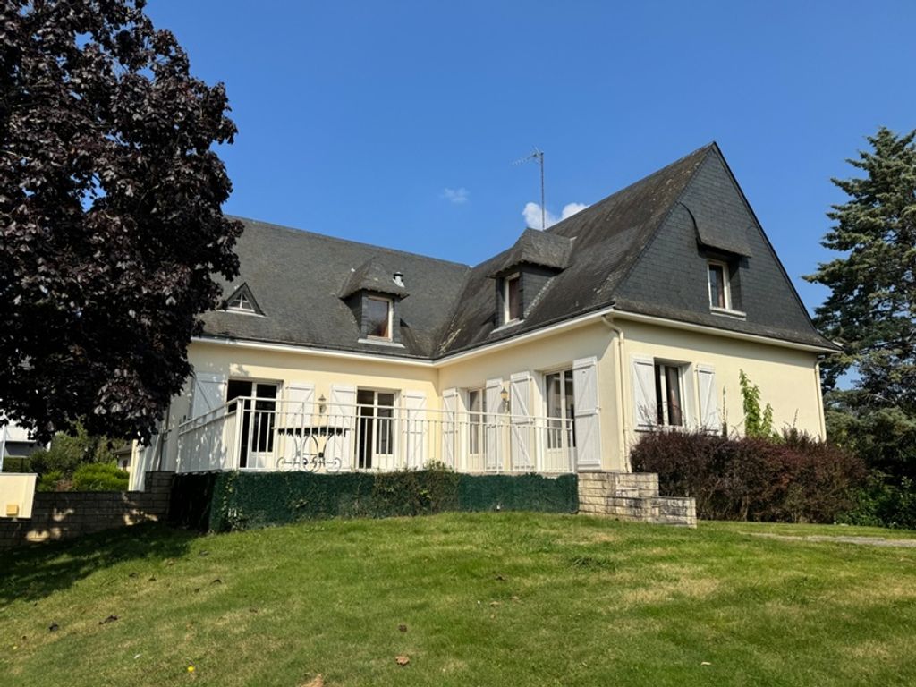 Achat maison à vendre 3 chambres 228 m² - Laval