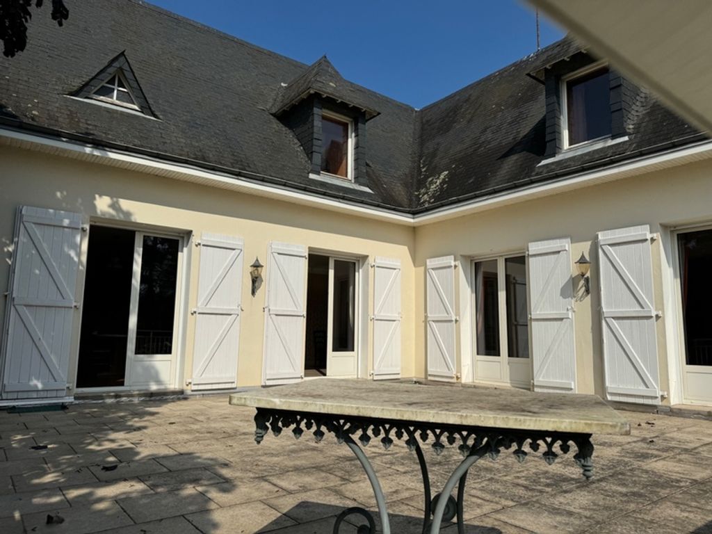 Achat maison à vendre 3 chambres 228 m² - Laval