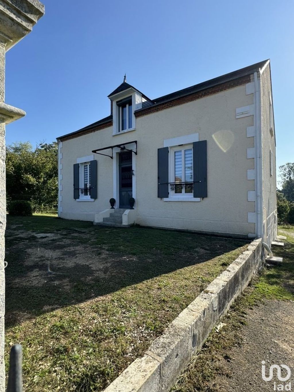 Achat maison à vendre 4 chambres 147 m² - Sainte-Lizaigne