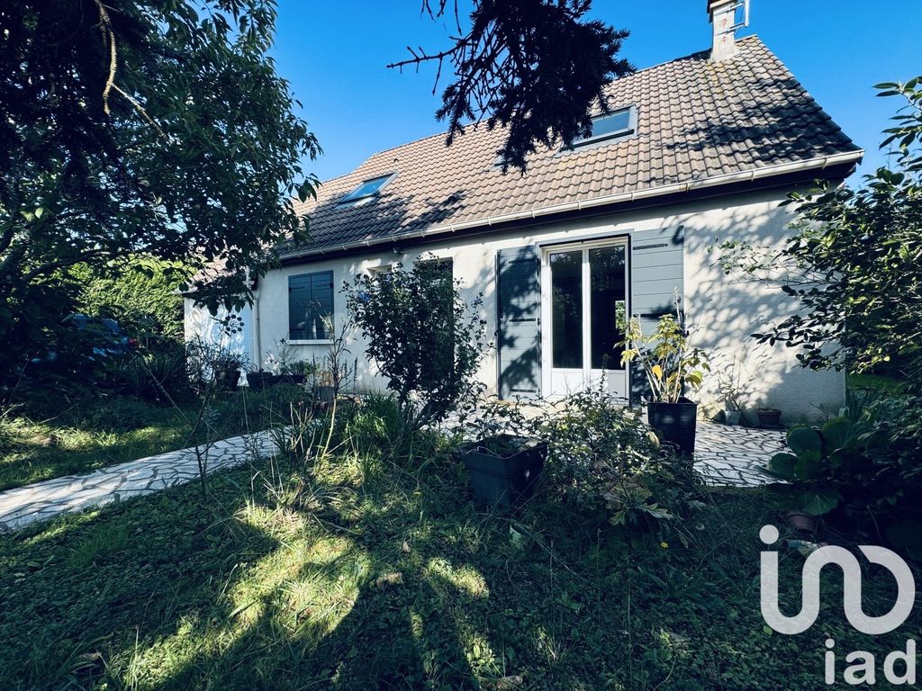 Achat maison à vendre 4 chambres 124 m² - Vaux-le-Pénil