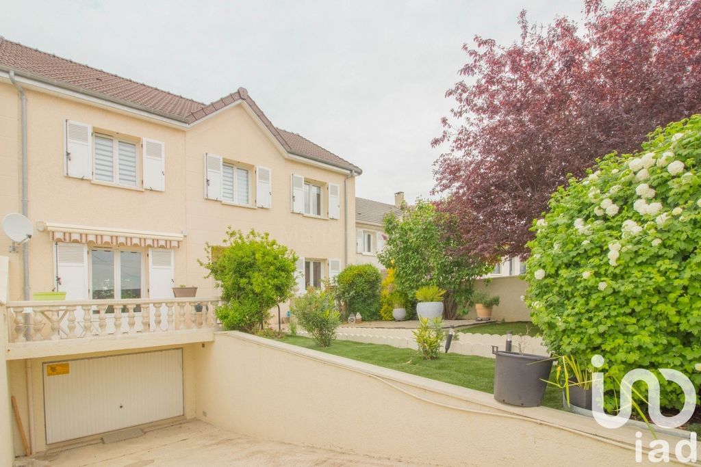 Achat maison à vendre 4 chambres 150 m² - Ormesson-sur-Marne