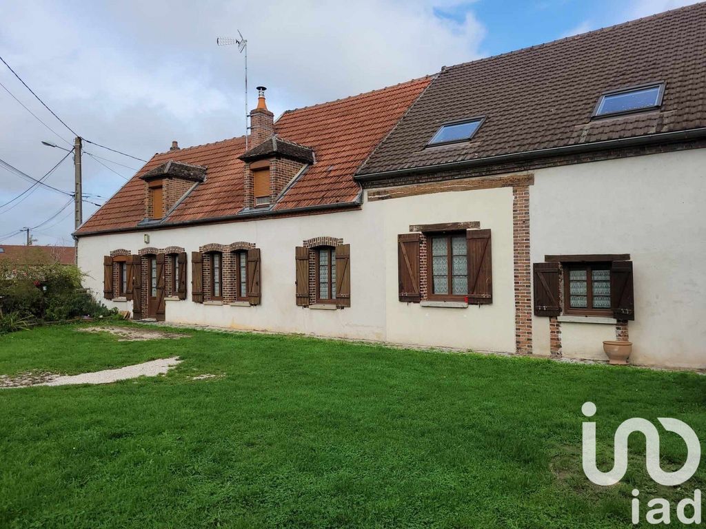 Achat maison à vendre 4 chambres 243 m² - Saint-Hilaire-sous-Romilly