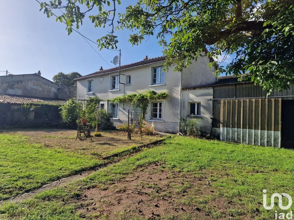 Achat maison à vendre 3 chambres 134 m² - Saint-Macaire-du-Bois