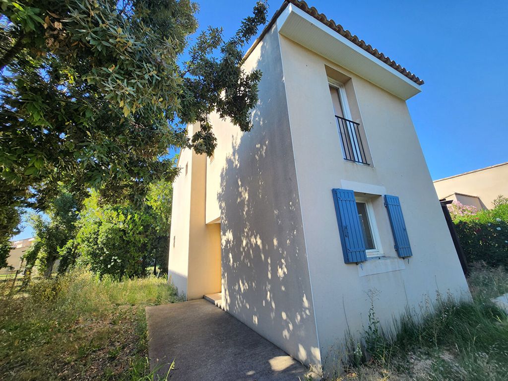 Achat maison à vendre 3 chambres 92 m² - Saint-Saturnin-lès-Avignon