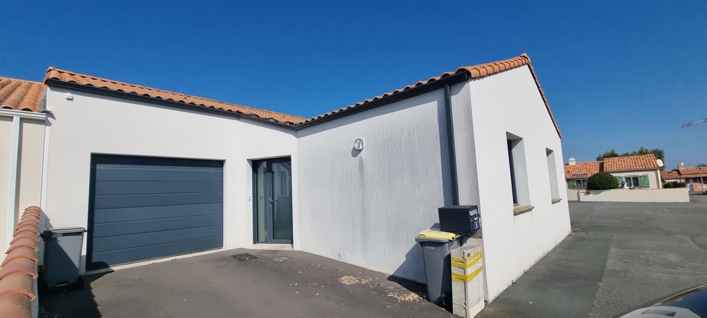 Achat maison à vendre 3 chambres 140 m² - Saint-Hilaire-de-Riez