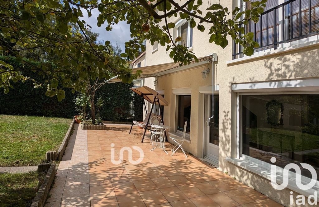 Achat maison à vendre 3 chambres 122 m² - Sainte-Geneviève-des-Bois